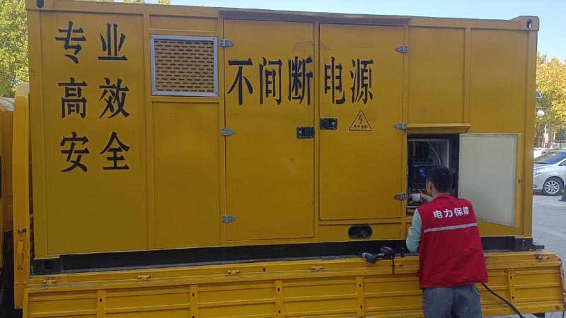 北流柴油发电机组和UPS电源配合使用时，如何避免切换过程中的电力中断？
